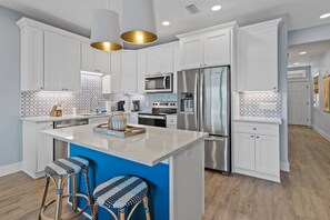 Fridge, microwave, oven, stovetop - Chair Service for 2/Private Beach/Walk2Seaside (Santa Rosa Beach)