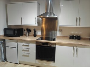 Microwave, oven, stovetop - Flat / Apartment in Nottingham FREE onsite parking (Nottingham)