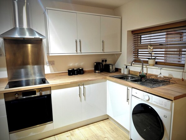 Microwave, oven, stovetop - Flat / Apartment in Nottingham FREE onsite parking (Nottingham)