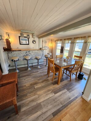 Dining - Spacious 4-bedroom bungalow in enchanting Millsboro with AC (Millsboro)