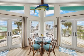 Dining - Alsup House in Jamaica Beach (Jamaica Beach)