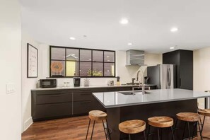 Fridge, microwave, oven, stovetop - Urban Sanctuary: Luxury Stay w/ Private Parking (Grand Rapids)