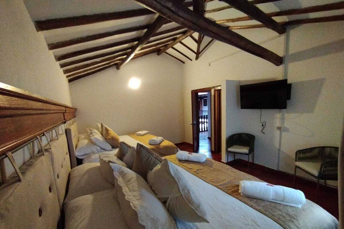 Standard Quadruple Room | Iron/ironing board, free WiFi