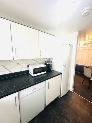 Interior - The Pheasant - Luxury 3-bedroom Apartment in Dartford (Dartford)