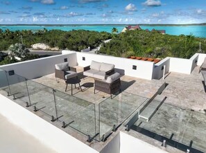 Terrace/patio - Oceanview Azure Sunset Villa Stunning Views Near Beach (Providenciales)