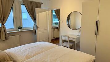 1 Schlafzimmer, Schreibtisch, Reisekinderbett, kostenloses WLAN