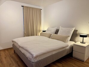 2 chambres, bureau, Wi-Fi gratuit, draps fournis