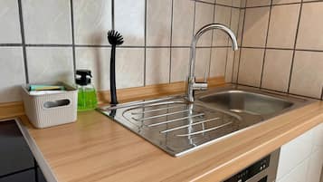 Kühlschrank, Ofen, Herdplatte, Geschirrspüler