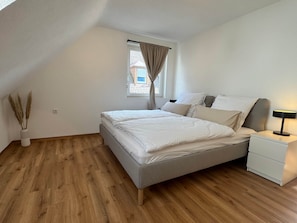 2 chambres, bureau, accès au Wi-Fi (inclus), literie fournie