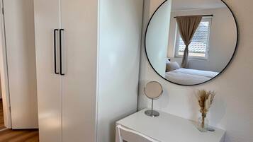 2 Schlafzimmer, Schreibtisch, kostenloses WLAN, Bettwäsche