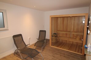 Spa - Vacation apartment ground floor (Altenkirchen)