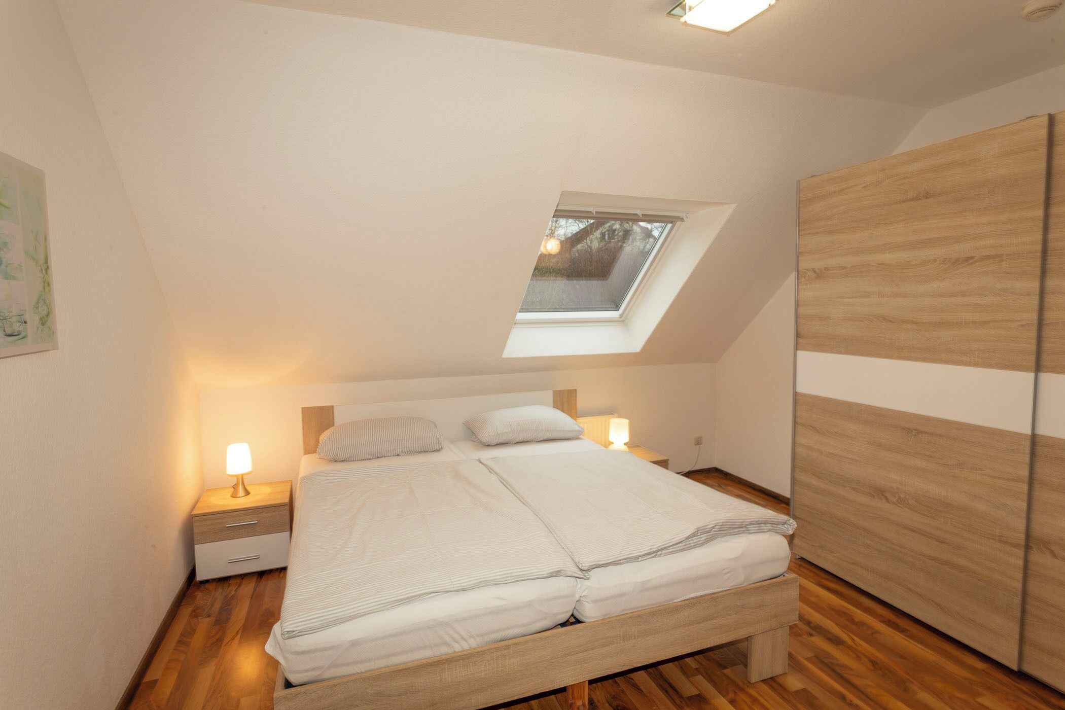 3 quartos, berço de viagem, Wi-Fi de cortesia, roupa de cama