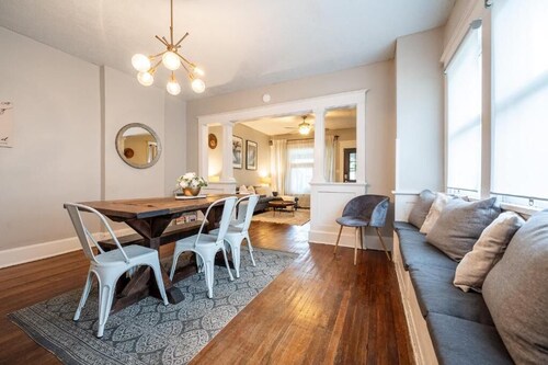 Historic Pet-Friendly Home in Downtown