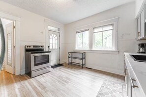 Private kitchen - Leonard1533Side (Indianapolis)