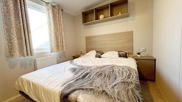 Chalet | 2 bedrooms, individually furnished