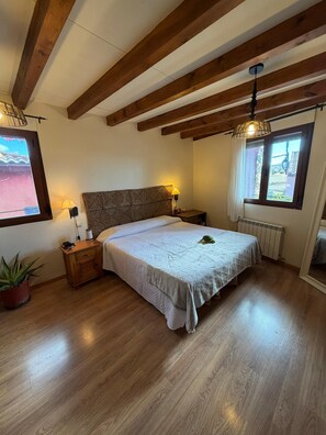 6 chambres, Wi-Fi, draps fournis