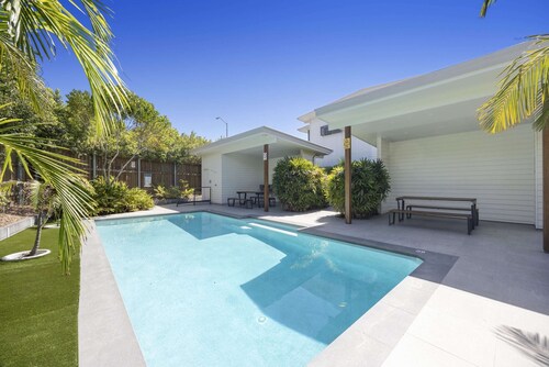 Bright 3-bed Home With Private Courtyard