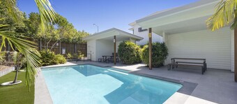 Bright 3-bed Home With Private Courtyard