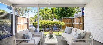 Bright 3-bed Home With Private Courtyard