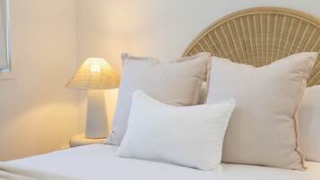 Apartment | 3 bedrooms, laptop workspace, bed sheets