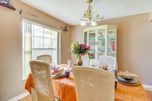 Dining - Welcome having a great vacation starts with a place that’s perfect for you enjoy (Palm Bay)