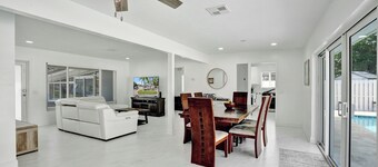 Walk To The Beach, 15 Minutes From Door To Sand, Heated Salt Water Pool