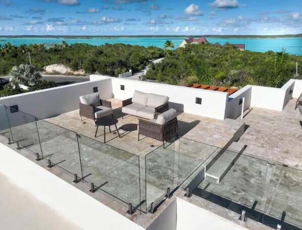 Terrace/patio - Spacious 2 Bedroom Condo with AC in Turks and Caicos Near Beach (Venetian Road Settlement)