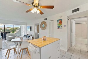 Dining - Prime Marco Island Condo Close to the Beach (Marco Island)