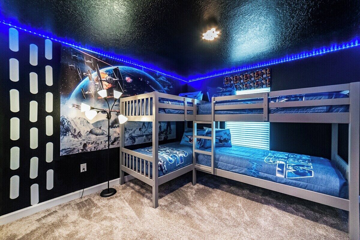 4 bedrooms, desk, iron/ironing board, travel crib