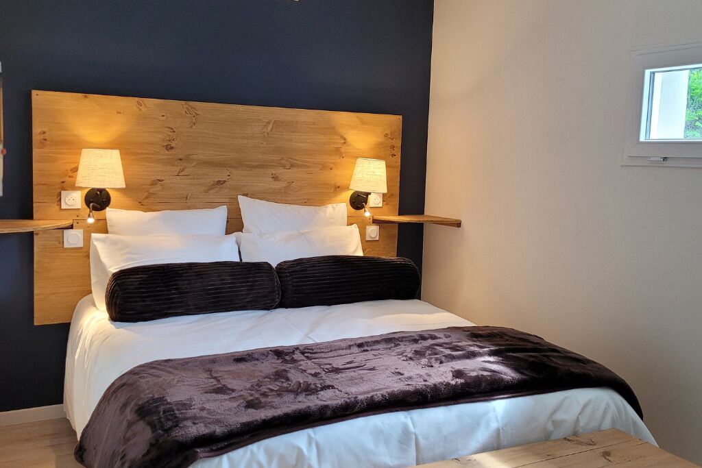 2 chambres, fer et planche à repasser, Wi-Fi, draps fournis