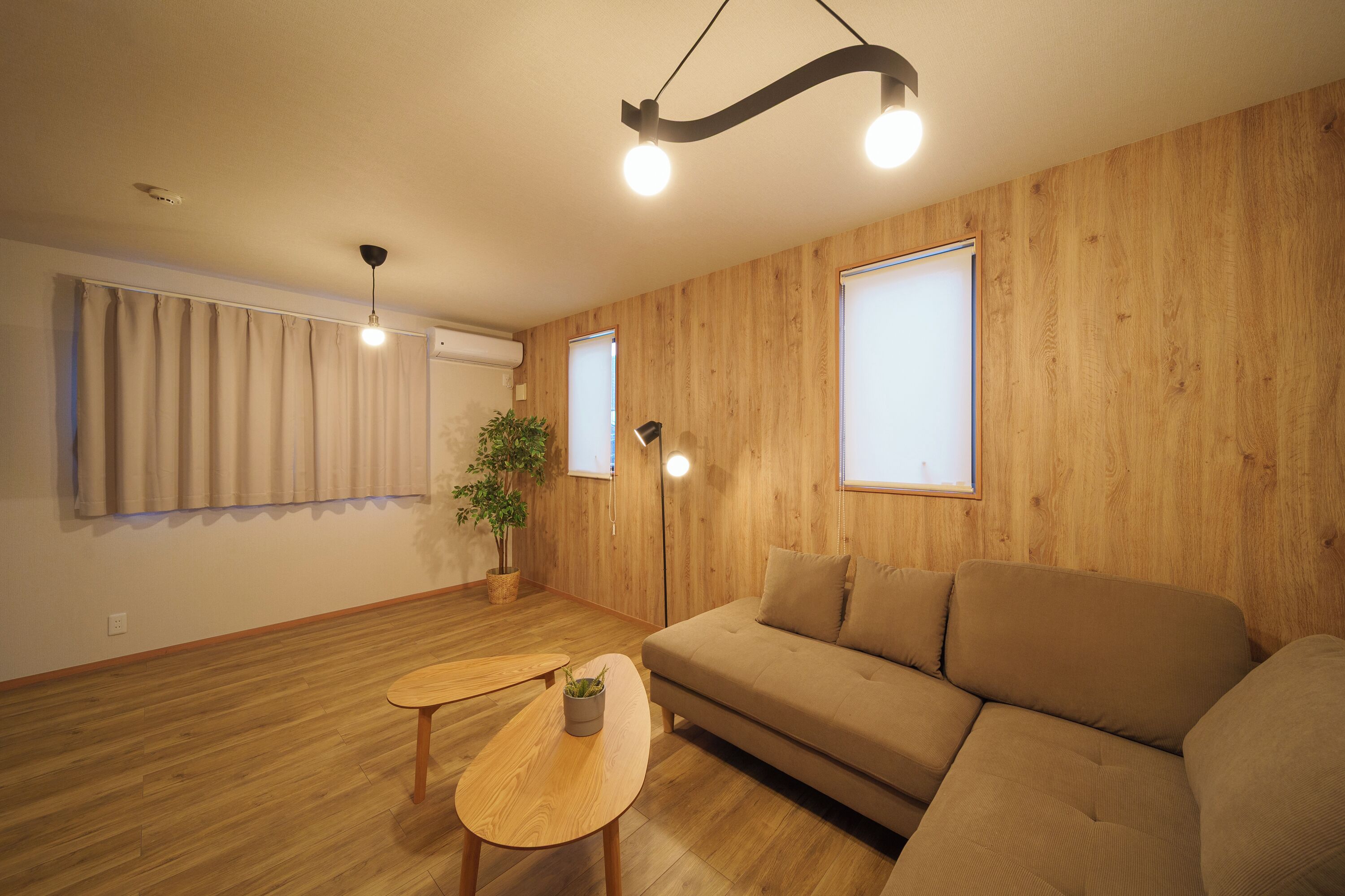 ファミリー コンドミニアム 5 ベッドルーム 禁煙 専用バスルーム | リビング エリア | 薄型テレビ