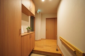 Family Condo, 5 Bedrooms, Non Smoking, Private Bathroom | Blackout drapes, iron/ironing board, free WiFi - Triangle 2nd (Beppu)