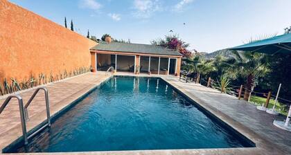 Villa ayour avec piscine et jardin dans la montagne