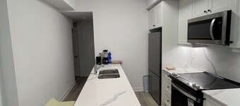 Room for Rent
One private bedroom available in a new modern 3-bedroom townhouse