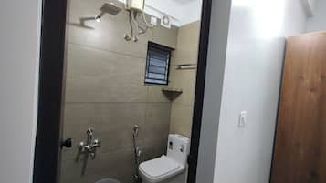 Economy Apartment | Bathroom | Towels