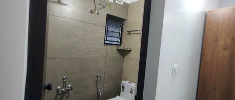 Economy-Apartment | Badezimmer | Handtücher