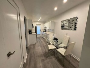 Dining - Modern Lake Eola Condo in the Heart of Thornton Park (Orlando)