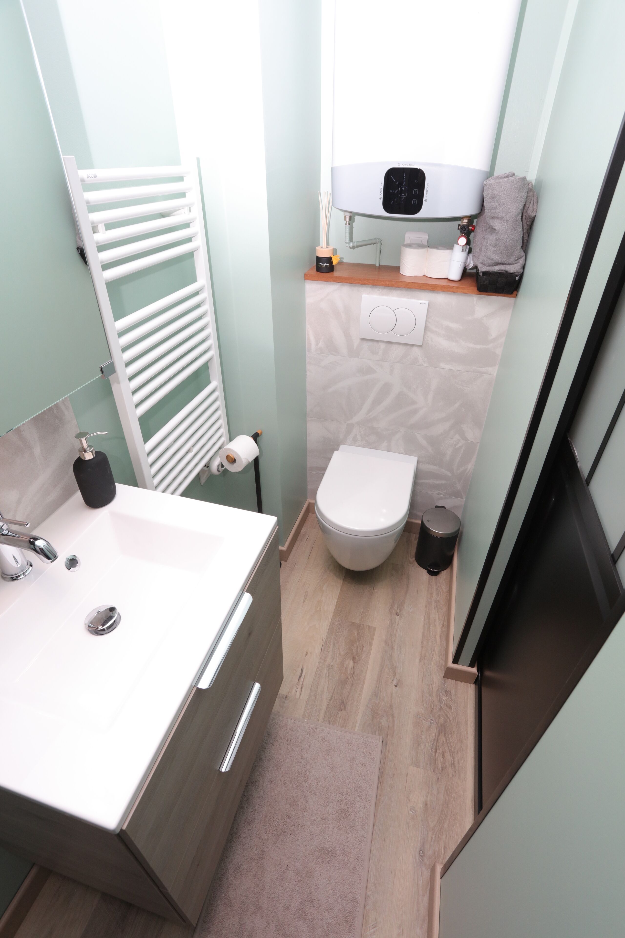 Hårføner, håndklær, såpe og toalettpapir