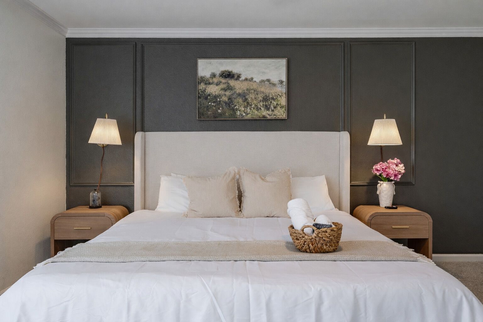 5 bedrooms, iron/ironing board, WiFi, bed sheets