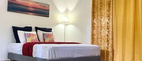 Iron/ironing board, WiFi, bed sheets