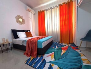 3 bedrooms, iron/ironing board, WiFi, bed sheets