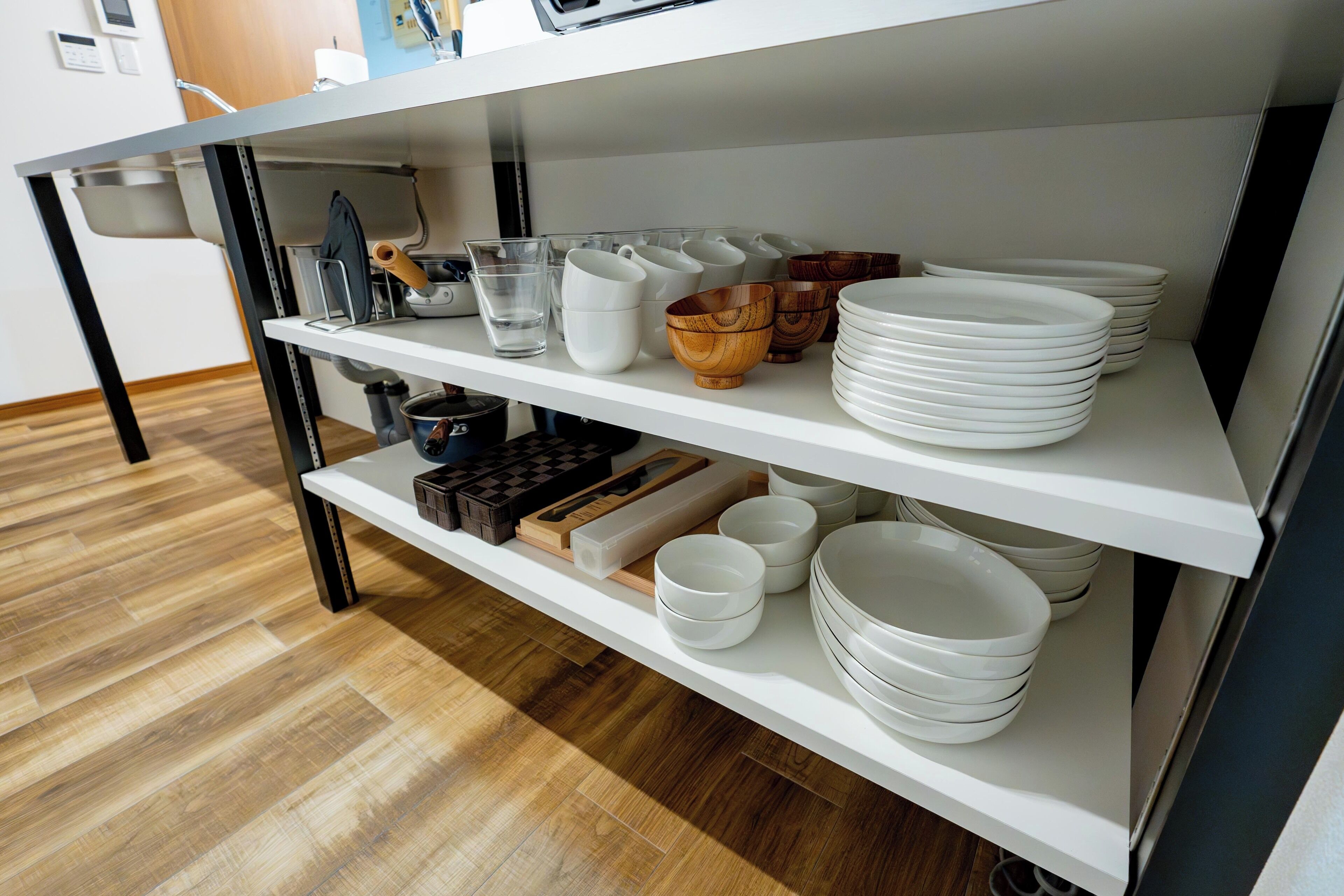 Comfort Condo, 4 Bedrooms, Non Smoking | Private kitchen | Full-size fridge, microwave, stovetop, cookware/dishes/utensils