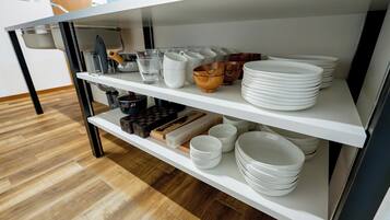 Comfort Condo, 4 Bedrooms, Non Smoking | Private kitchen | Full-size fridge, microwave, stovetop, cookware/dishes/utensils