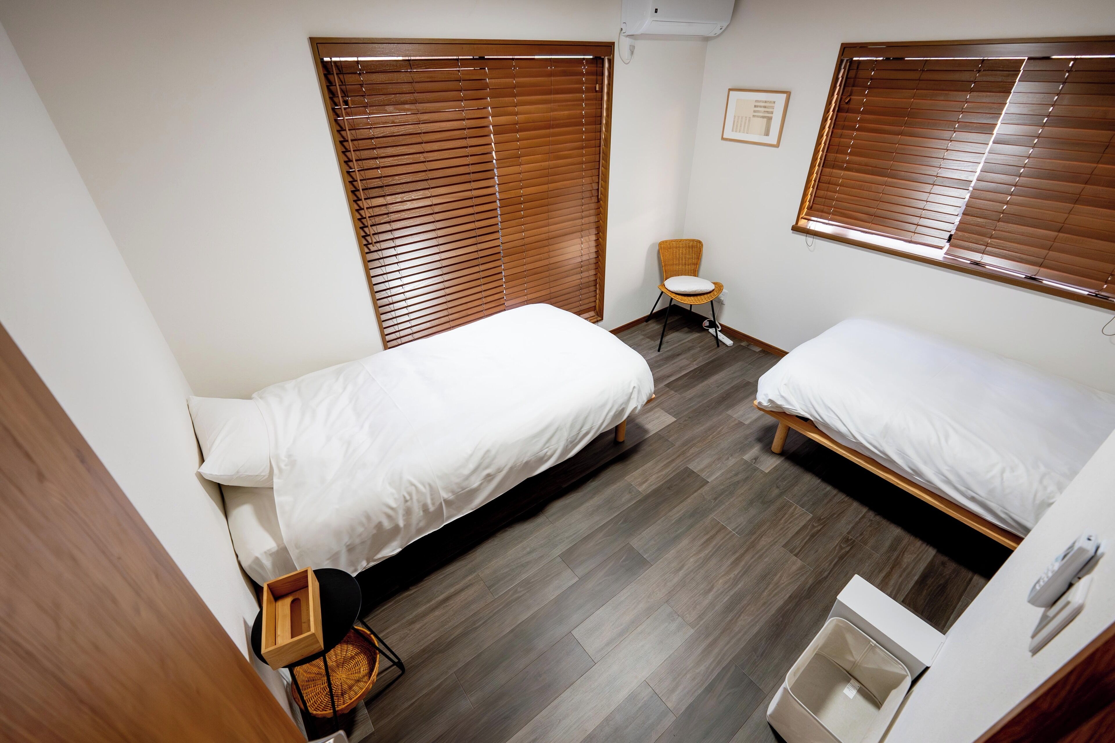 Free WiFi, bed sheets