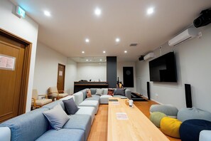 Karaoke room - Otoyado (Matsuyama)