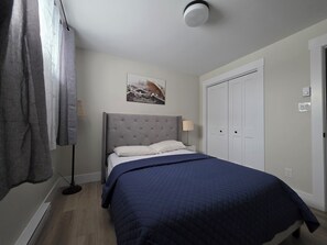 1 habitación, tabla de planchar con plancha, wifi y ropa de cama 