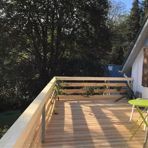 Idyllic vacation apartment/mechanic's apartment