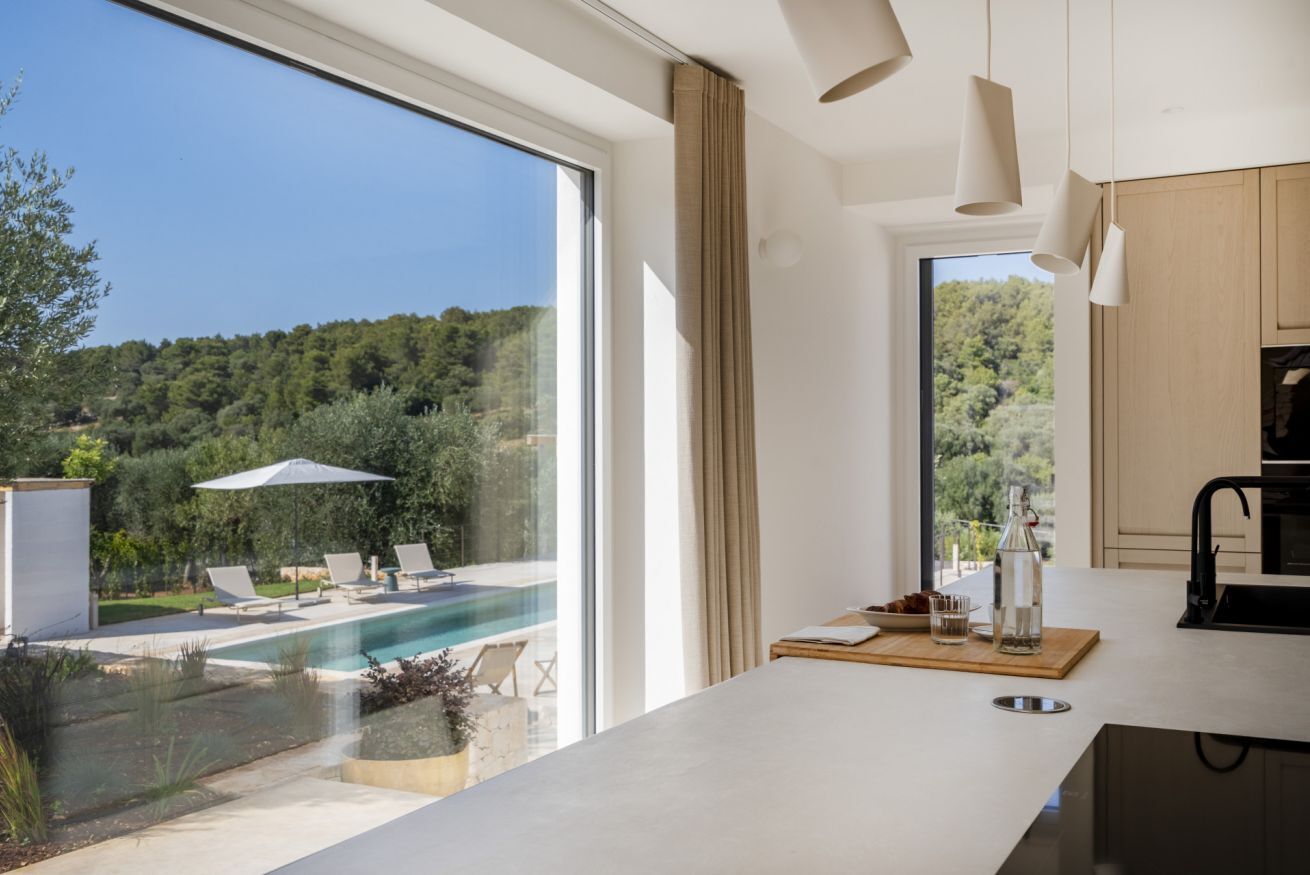 Fridge, microwave, dishwasher, toaster