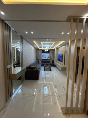 Loftsleilighet – deluxe, 2 soverom, balkong | Oppholdsområde