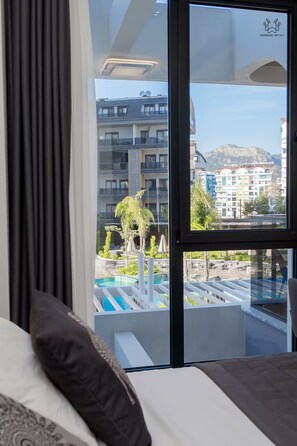 1 bedroom, iron/ironing board, WiFi, bed sheets - Nordic Sky: Cozy 1BR Near Tosmur Beach (Alanya)